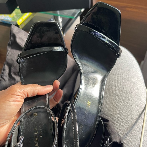 YSL OPYUM SANDALS IN PATENT LEATHER WITH GOLD-TONE HEEL - Picture 4 of 4